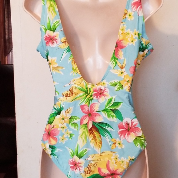 <BEACH CABANA> Swimsuit w/ Cover-Up - Picture 5 of 8